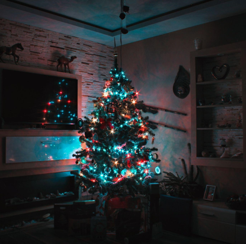 Artificial Christmas Trees: A Great Way to Give Back and Enliven Up Your Home